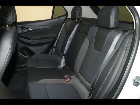 Used 2021 Buick Encore GX Select image 25