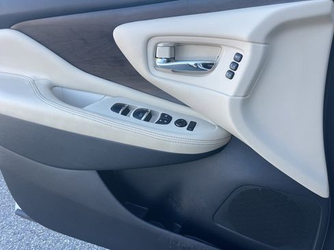 Used 2023 Nissan Murano Platinum w/ Cargo Package image 6