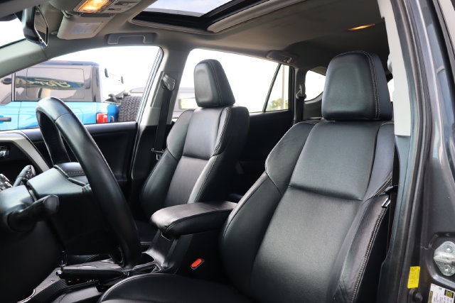 Used 2014 Toyota RAV4 Limited w/ Technology Package AWD/4WD image 16