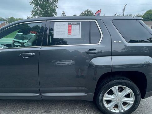 Used 2017 GMC Terrain SLE FWD image 4