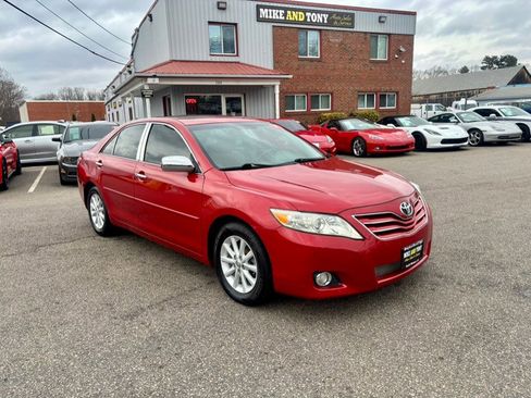 Used 2011 Toyota Camry LE image 3
