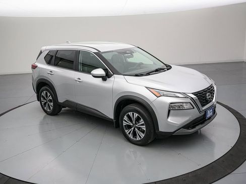 Used 2023 Nissan Rogue SV AWD/4WD image 2