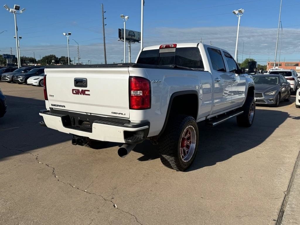 Used 2019 GMC Sierra 2500 Denali w/ Duramax Plus Package AWD/4WD image 7