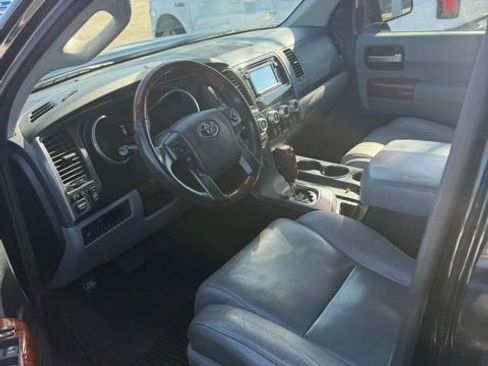 Used 2019 Toyota Sequoia Platinum image 4
