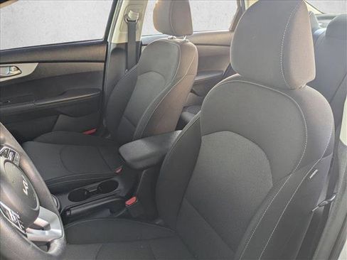 Used 2023 Kia Forte LXS w/ LXS Technology Package FWD image 15