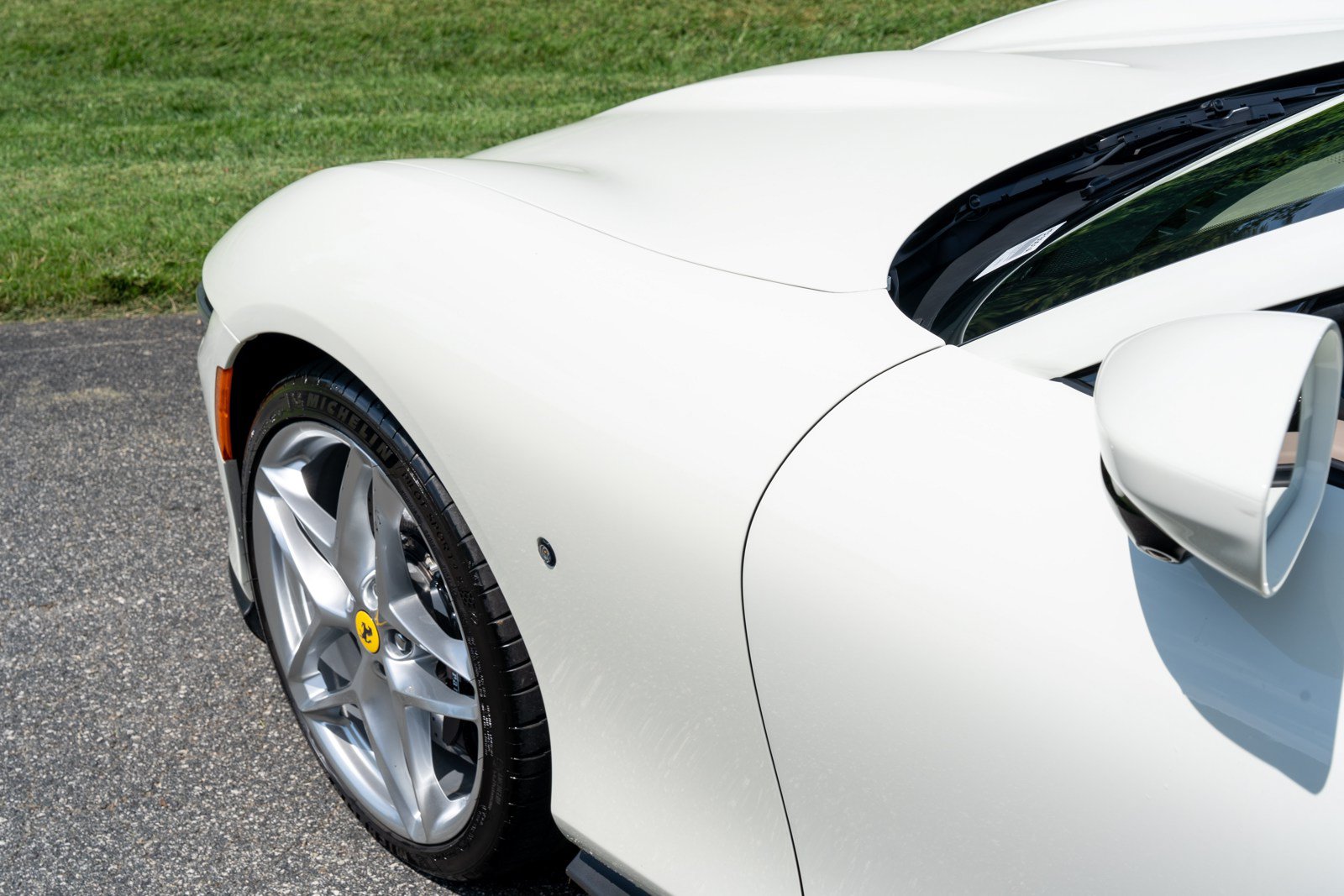Used 2024 Ferrari Roma Spider RWD image 10