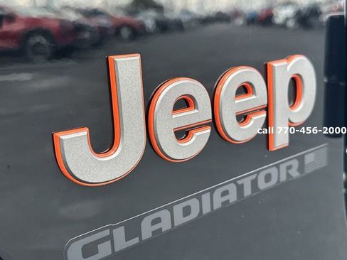 Used 2025 Jeep Gladiator Mojave w/ Convenience Group image 29