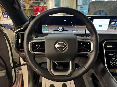 Used 2025 Nissan Armada Platinum AWD/4WD image 26