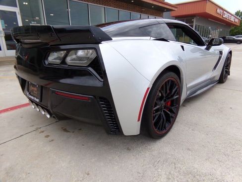 Used 2017 Chevrolet Corvette Z06 RWD image 5