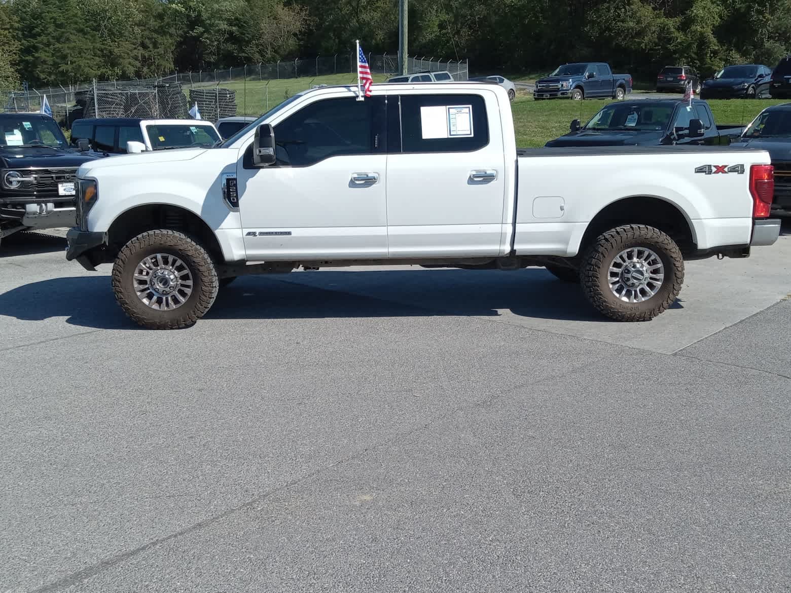 Used 2022 Ford F250 XLT w/ XLT Premium Package AWD/4WD image 4
