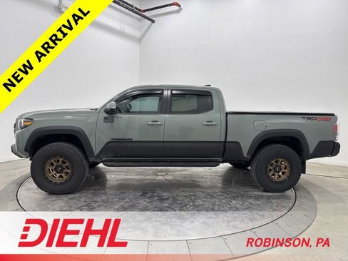 Used 2023 Toyota Tacoma TRD Off-Road image 4