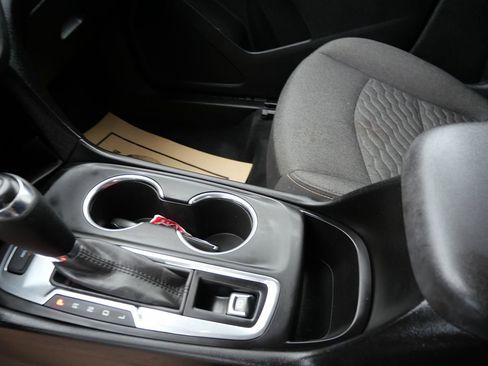 Used 2020 Chevrolet Equinox LT image 15