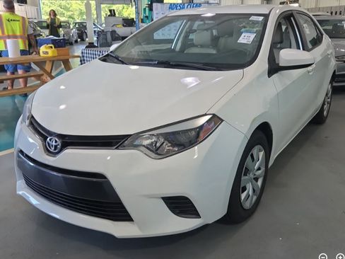 Used 2016 Toyota Corolla LE FWD image 1