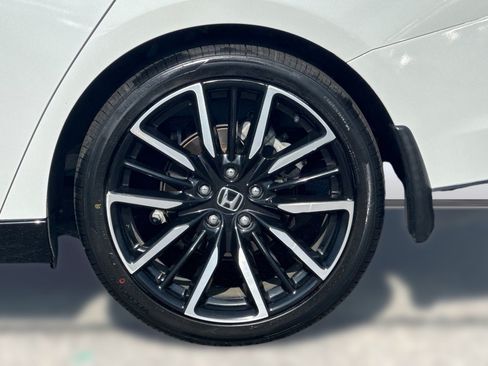 Used 2023 Honda Accord Touring image 13