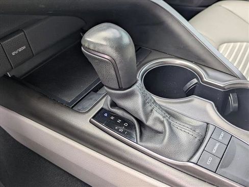 Used 2024 Toyota Camry SE w/ Convenience Package image 11