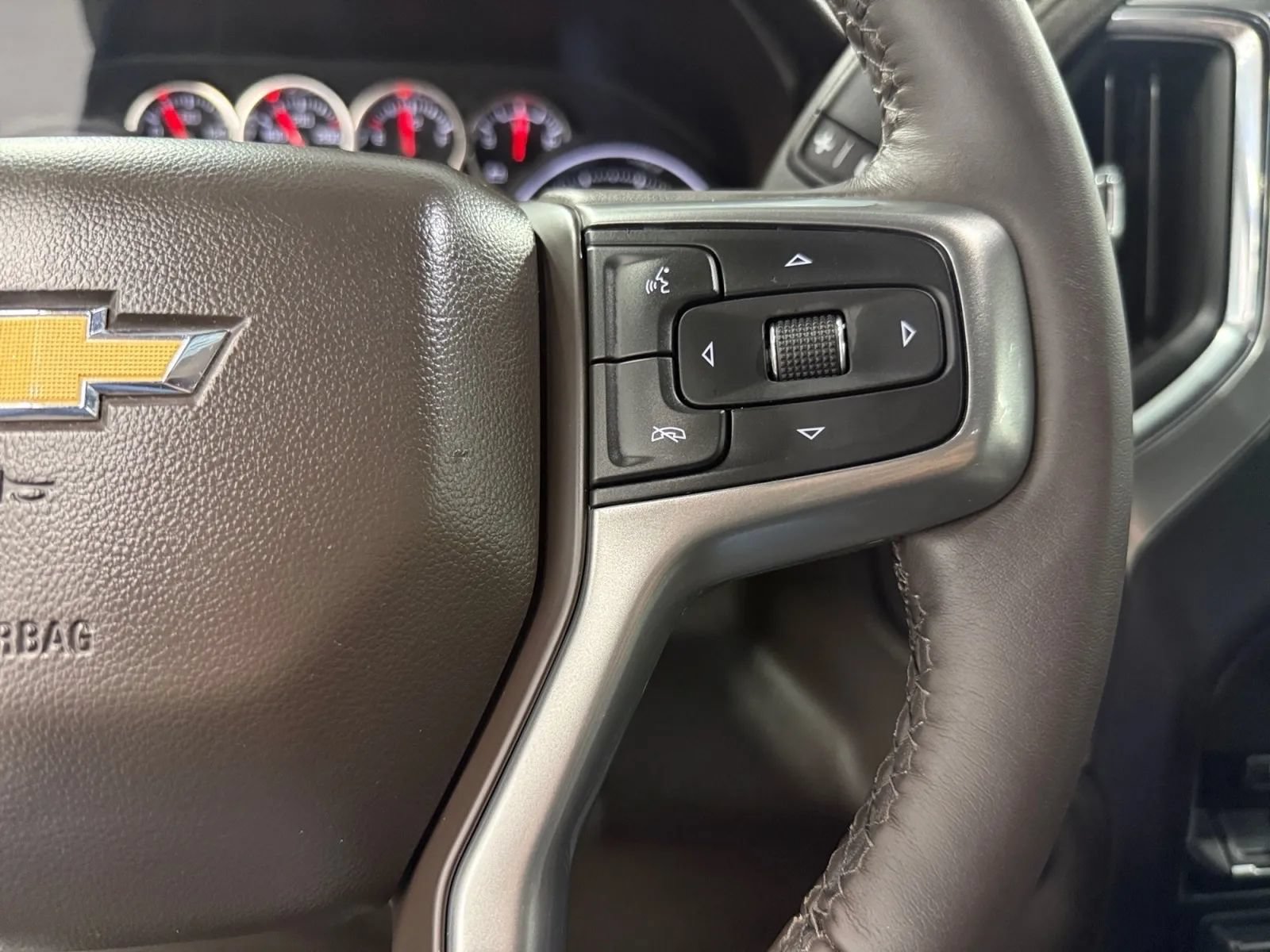 Used 2020 Chevrolet Silverado 2500 LTZ w/ LTZ Convenience Package AWD/4WD image 23