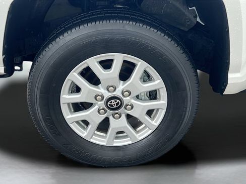 Used 2024 Toyota Tacoma SR5 AWD/4WD image 24
