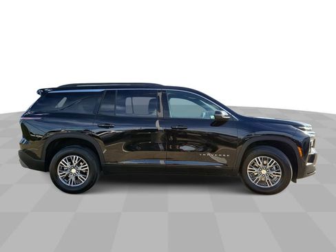 Certified 2025 Chevrolet Traverse LT image 9