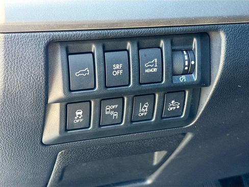 Used 2017 Subaru Outback 2.5i Limited image 12