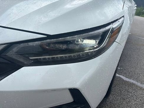 Used 2022 Nissan Sentra SR w/ SR Premium Package FWD image 32