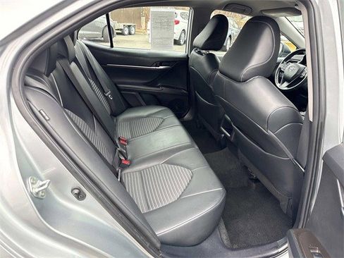 Used 2023 Toyota Camry SE image 11
