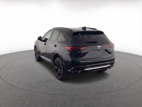 Used 2025 Buick Envision Sport Touring image 3