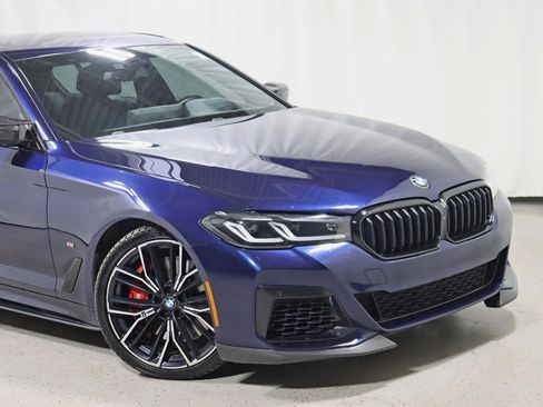 Used 2022 BMW M550i xDrive image 2