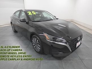Used 2025 Nissan Altima 2.5 SV image 1