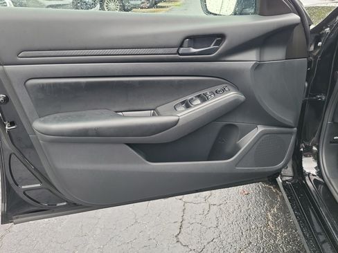 Certified 2025 Nissan Altima 2.5 S FWD image 16