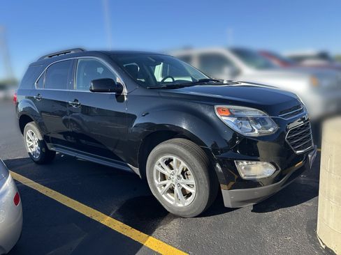 Used 2017 Chevrolet Equinox LT w/ Convenience Package AWD/4WD image 2