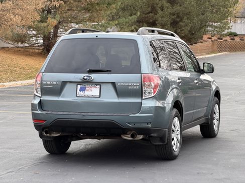Used 2013 Subaru Forester 2.5X Premium w/ Popular Pkg 2 AWD/4WD image 4
