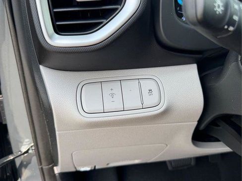 New 2026 Hyundai Venue SEL FWD image 25