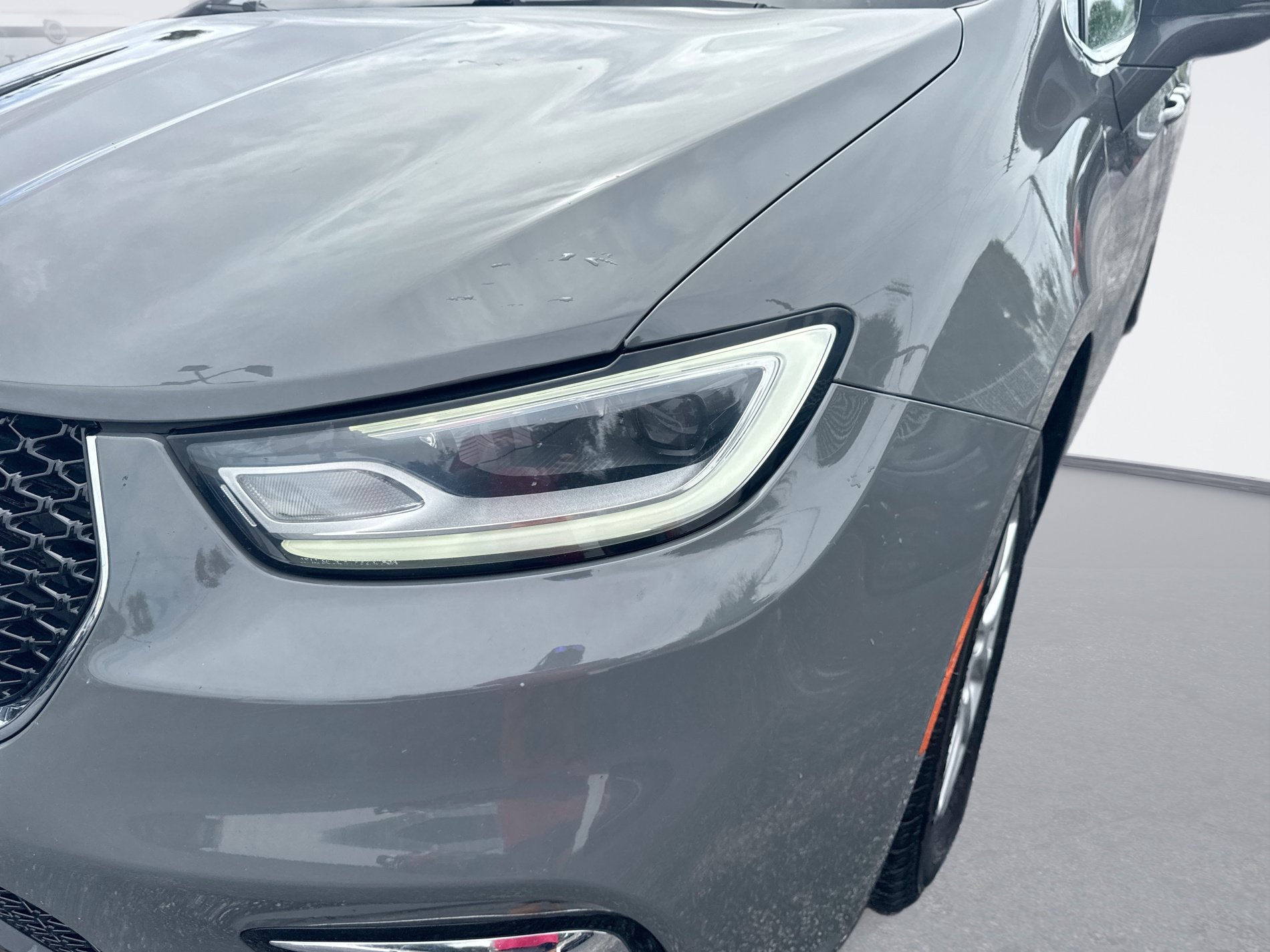 Used 2022 Chrysler Pacifica Touring-L FWD image 10