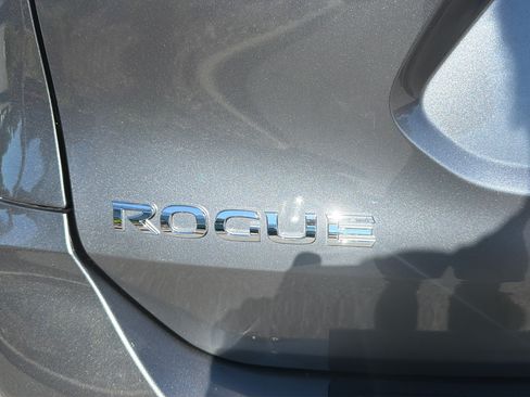 Used 2020 Nissan Rogue SV FWD image 48