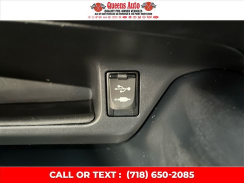 Used 2018 Toyota C-HR XLE FWD image 39