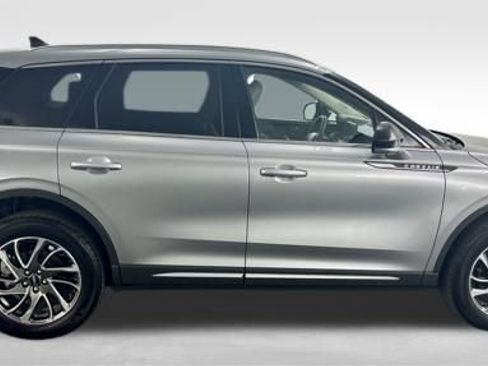 Used 2022 Lincoln Corsair FWD image 10