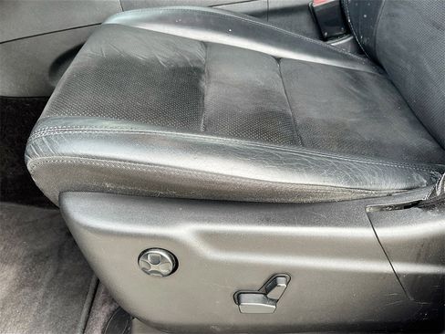 Used 2017 Jeep Grand Cherokee Altitude image 19