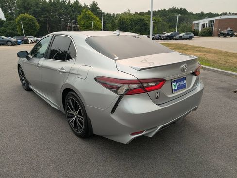 Used 2023 Toyota Camry SE w/ Cold Weather Package AWD/4WD image 3