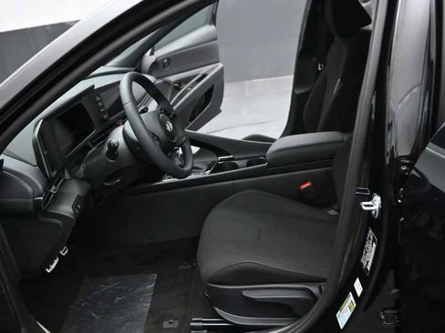 New 2026 Hyundai Elantra SEL Sport FWD image 16