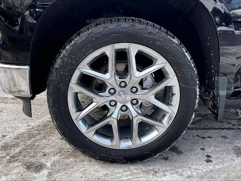 Used 2022 Chevrolet Silverado 1500 LT w/ Z71 Off-Road Package image 7