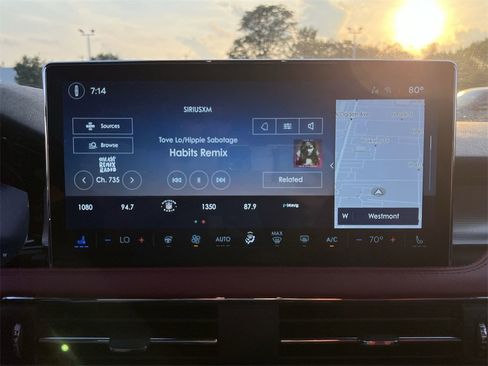 Used 2025 Lincoln Corsair Reserve w/ Equipment Group 202A image 12