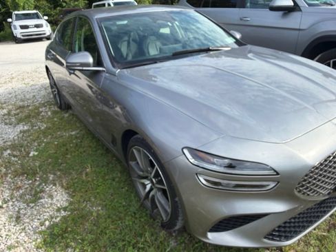 Used 2025 Genesis G70 2.5T RWD image 9