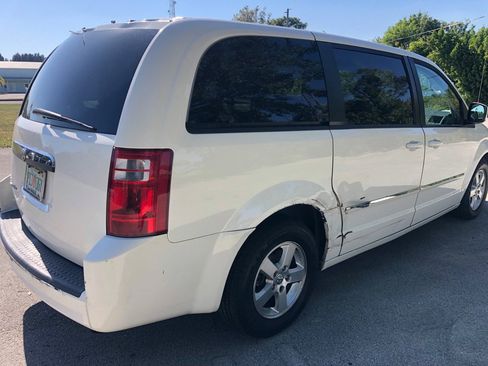 Used 2008 Dodge Grand Caravan SXT image 3
