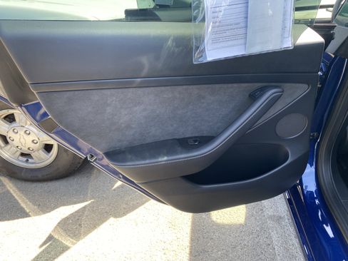 Used 2023 Tesla Model 3 Standard Range image 15