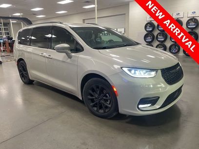 Used 2021 Chrysler Pacifica Touring-L w/ S Appearance Package