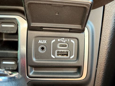 Used 2025 Jeep Gladiator Sport AWD/4WD image 36
