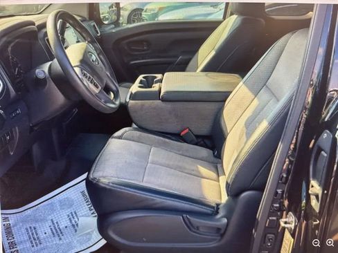 Used 2017 Nissan Titan S image 5