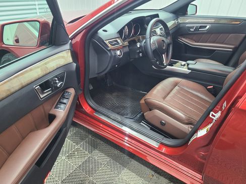Used 2014 Mercedes-Benz E 350 4MATIC Wagon image 21