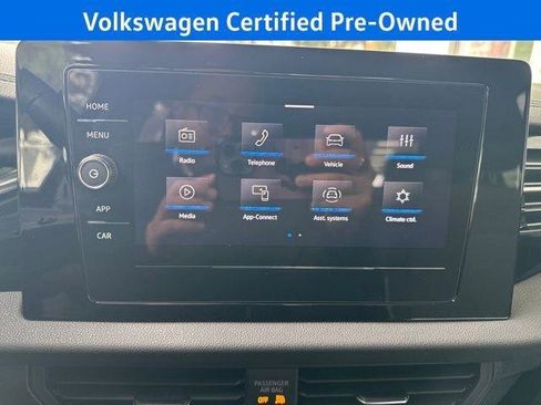 Certified 2025 Volkswagen Jetta Sport image 23