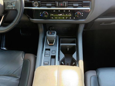 Used 2022 Nissan Pathfinder Platinum w/ Cargo Package FWD image 14